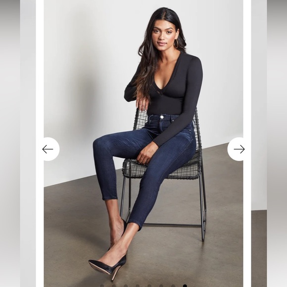 Good American | Good Waist blue025 - Picture 11 of 11